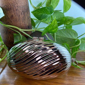 Walborg Silver Clamshell Purse